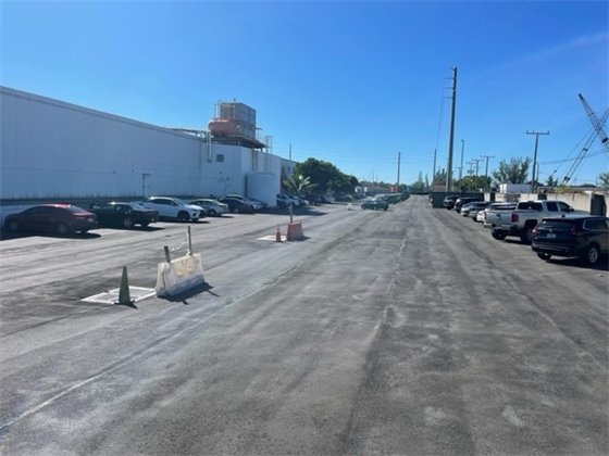 Merchants Market parking lot