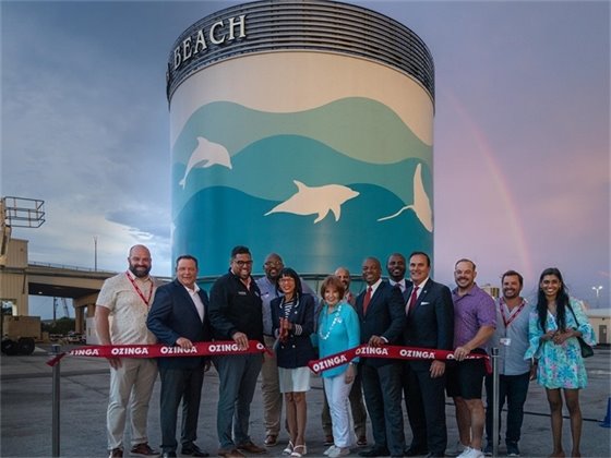 Ozinga Family, Port Commissioners and City oficials cutting ribbon