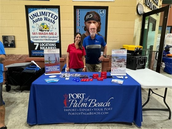 Carl and Yaremi at the "All about the Ocean Night event"