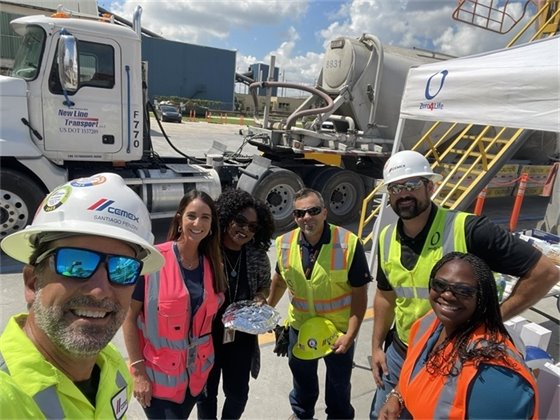 CEMEX team and port staff