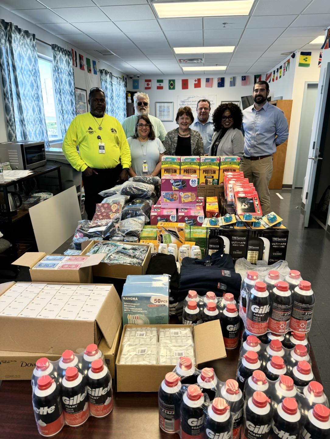 Group donating to Seafarers' Center